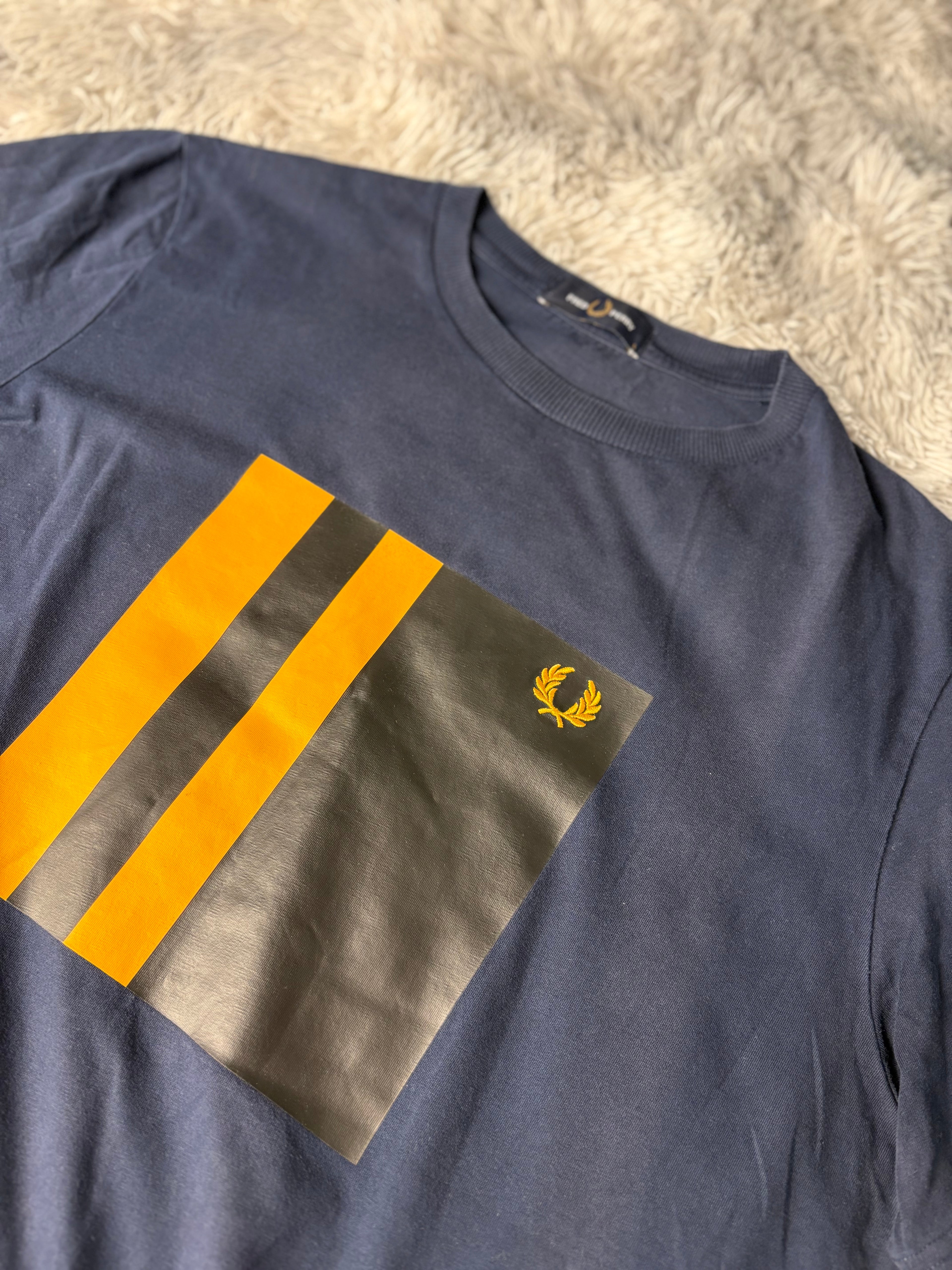 Fred Perry Tshirt(L)