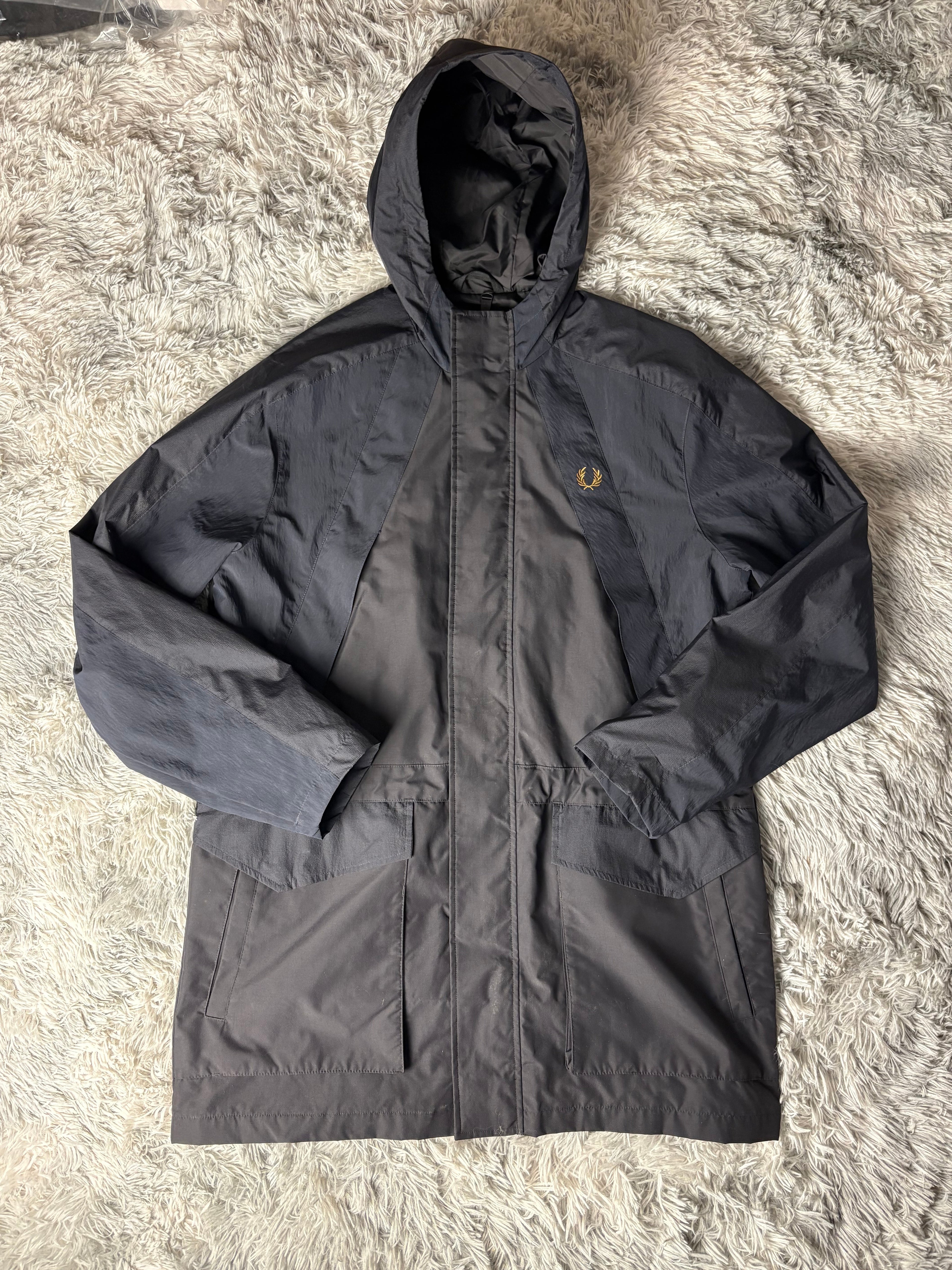 Fred Perry Mantel/Regenjacke(L)