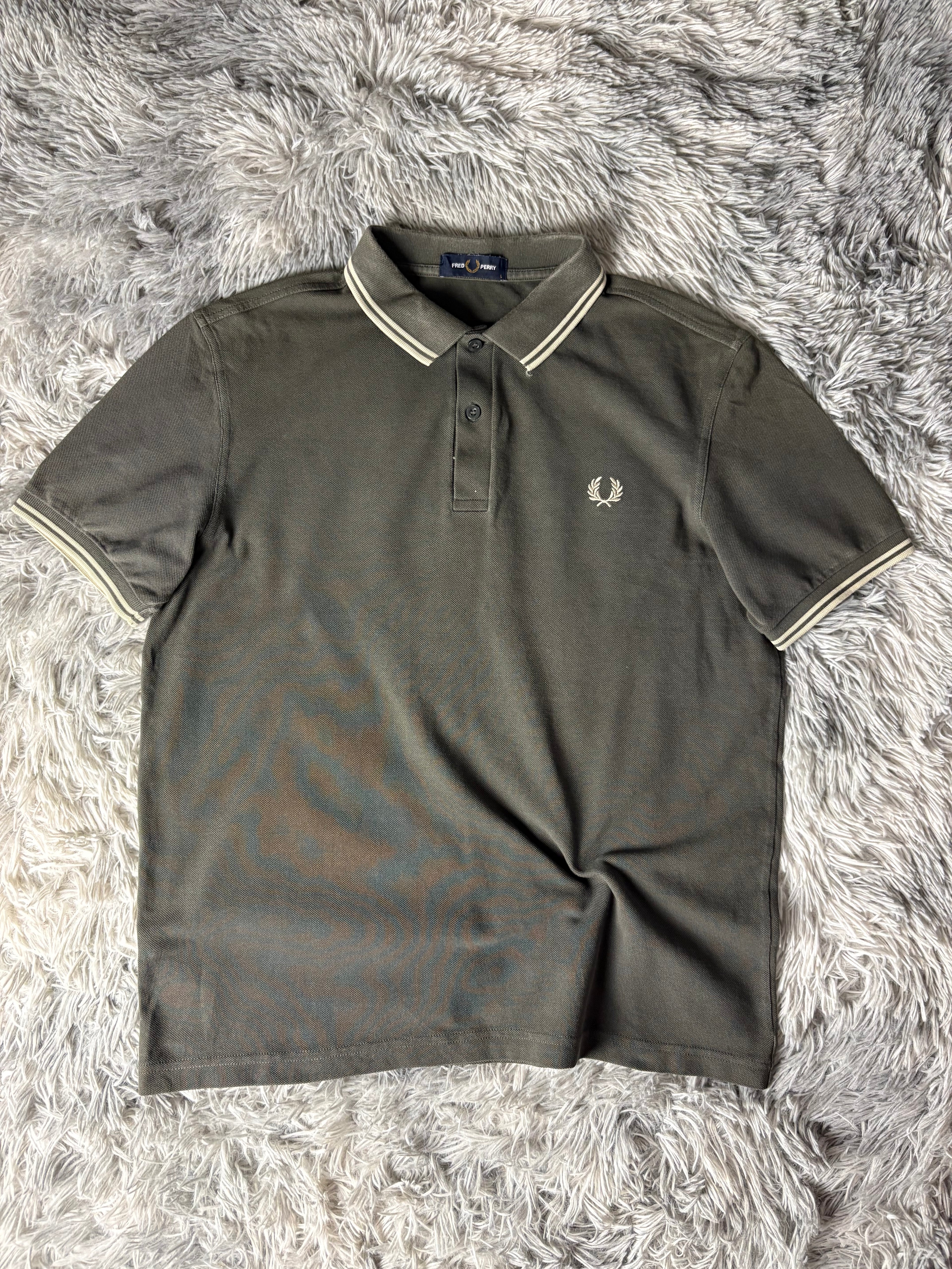 Fred Perry Tshirt(L)