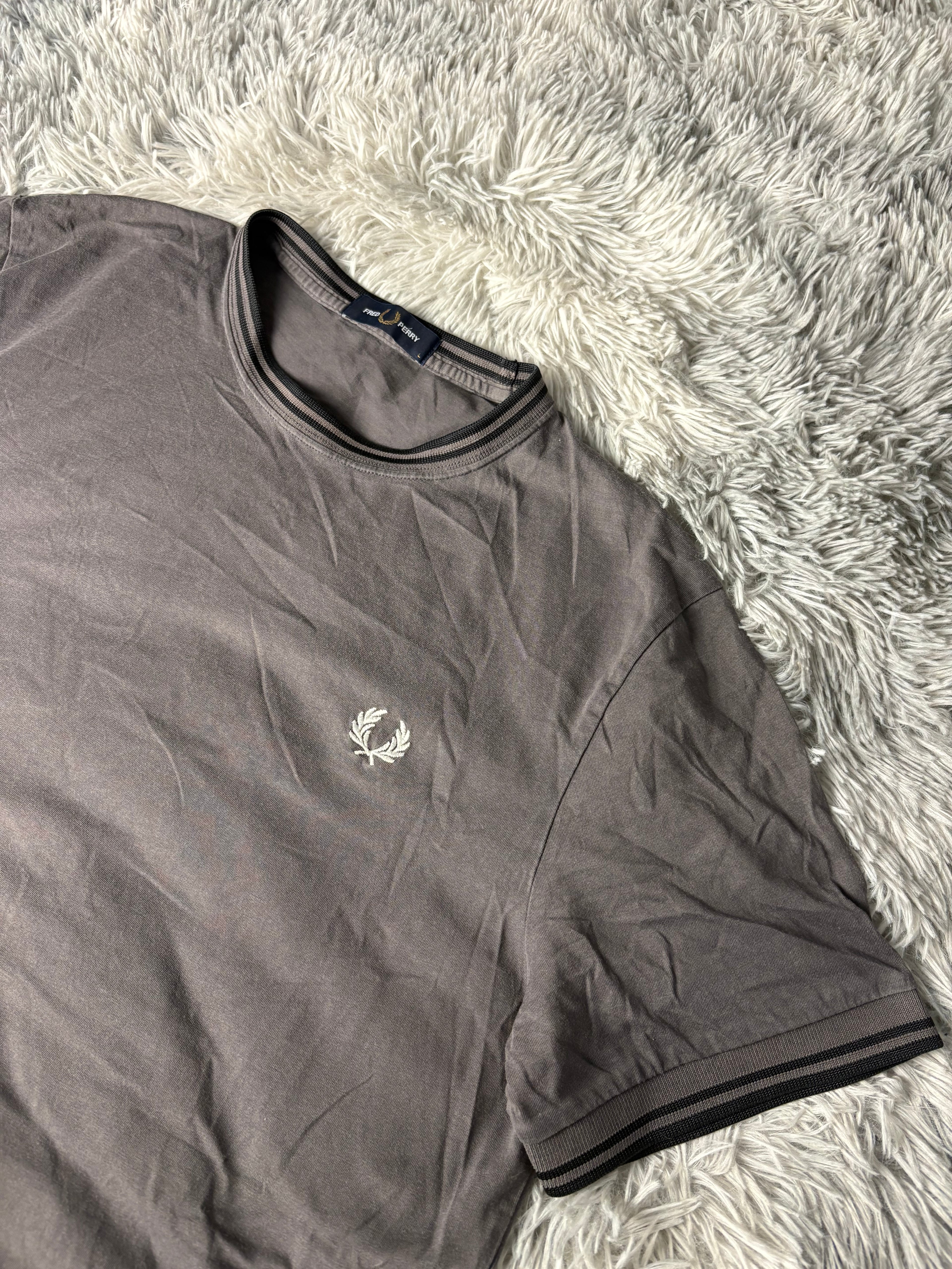 Fred Perry Tshirt(L)