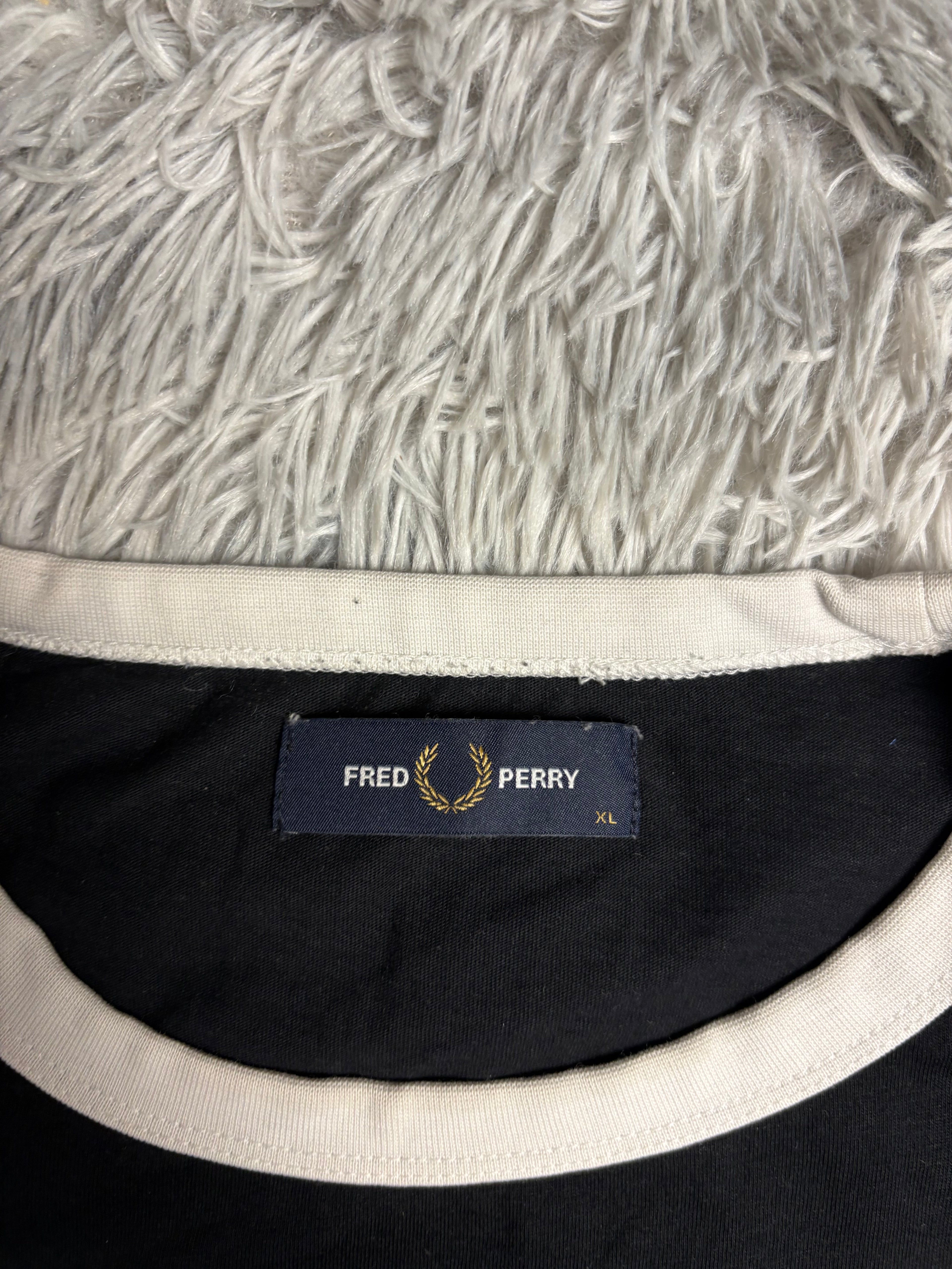 Fred Perry Tshirt(XL)