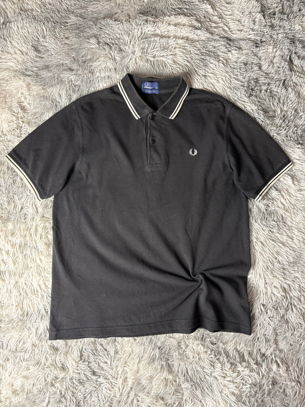 Fred Perry Tshirt(XL)