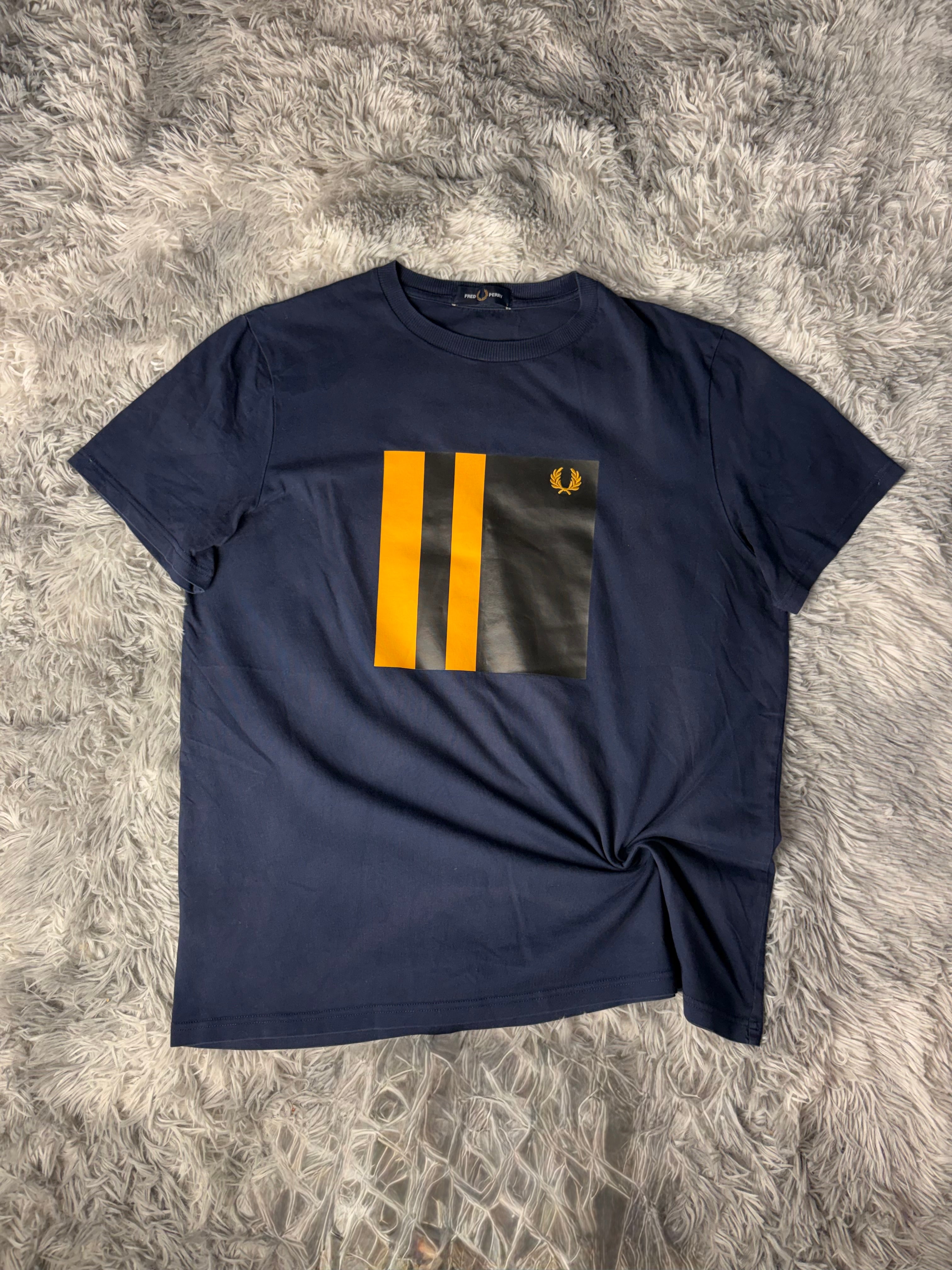 Fred Perry Tshirt(L)