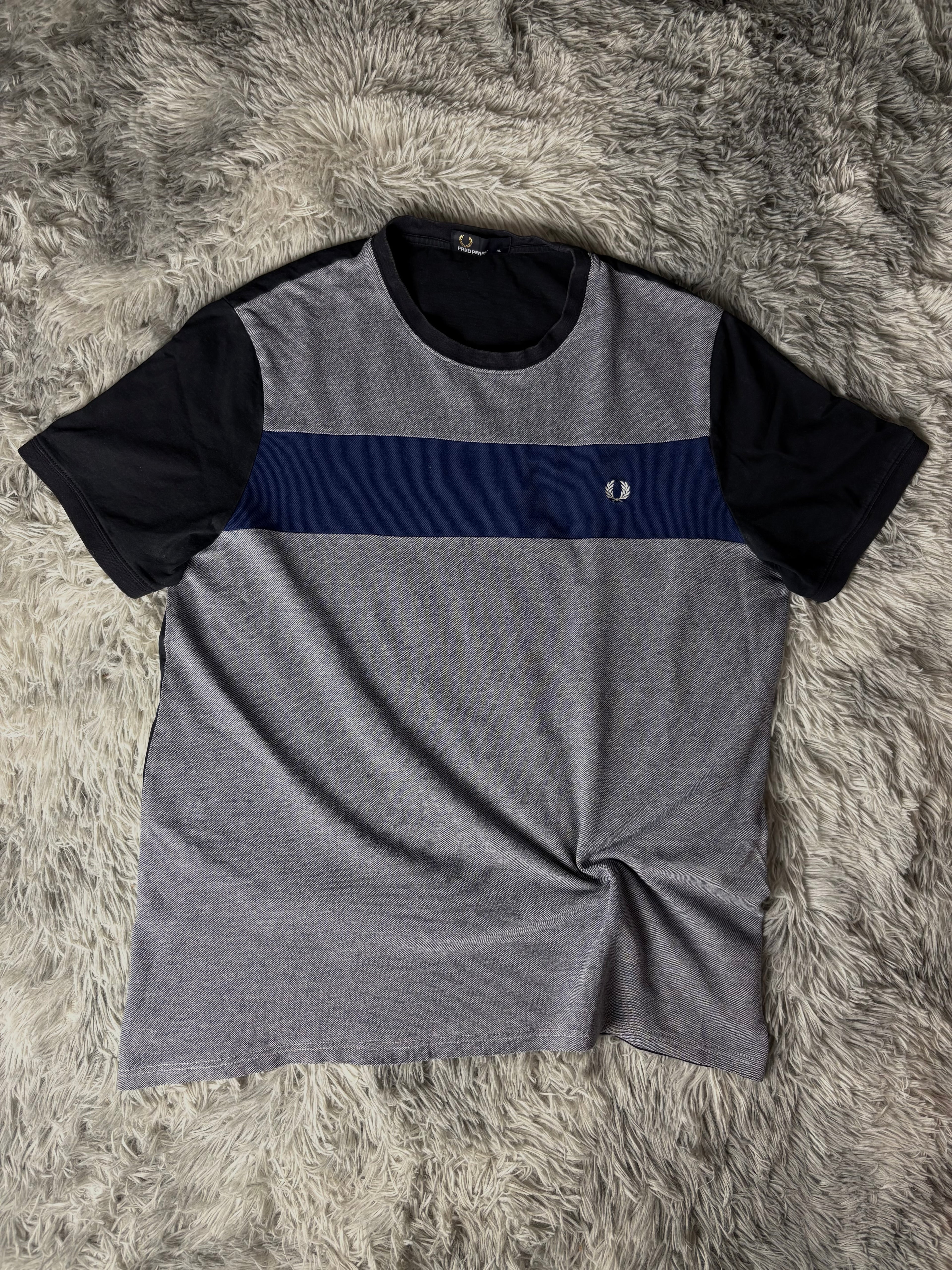 Fred Perry Tshirt (XL)