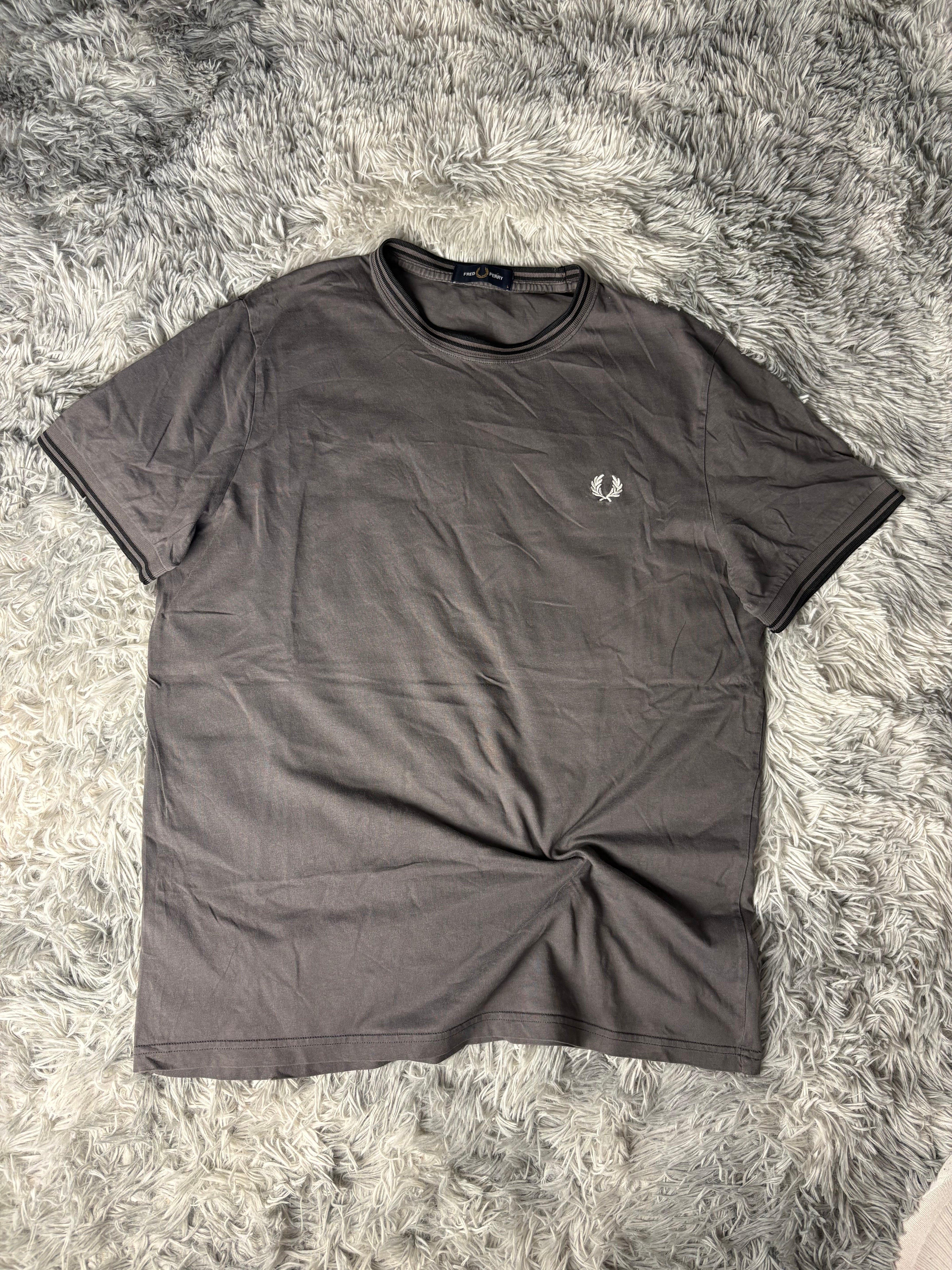 Fred Perry Tshirt(L)