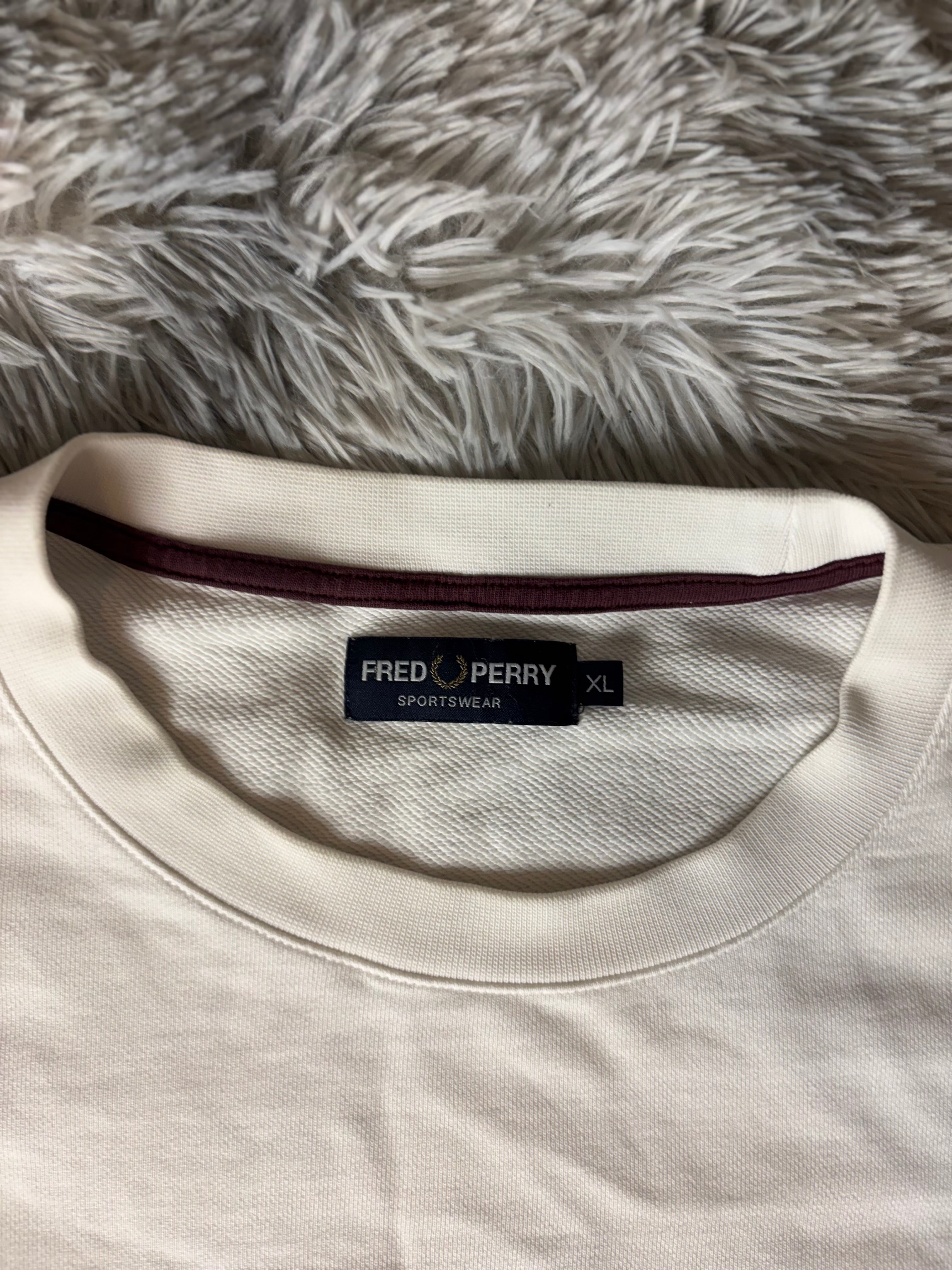 Fred Perry Sweater (XL)