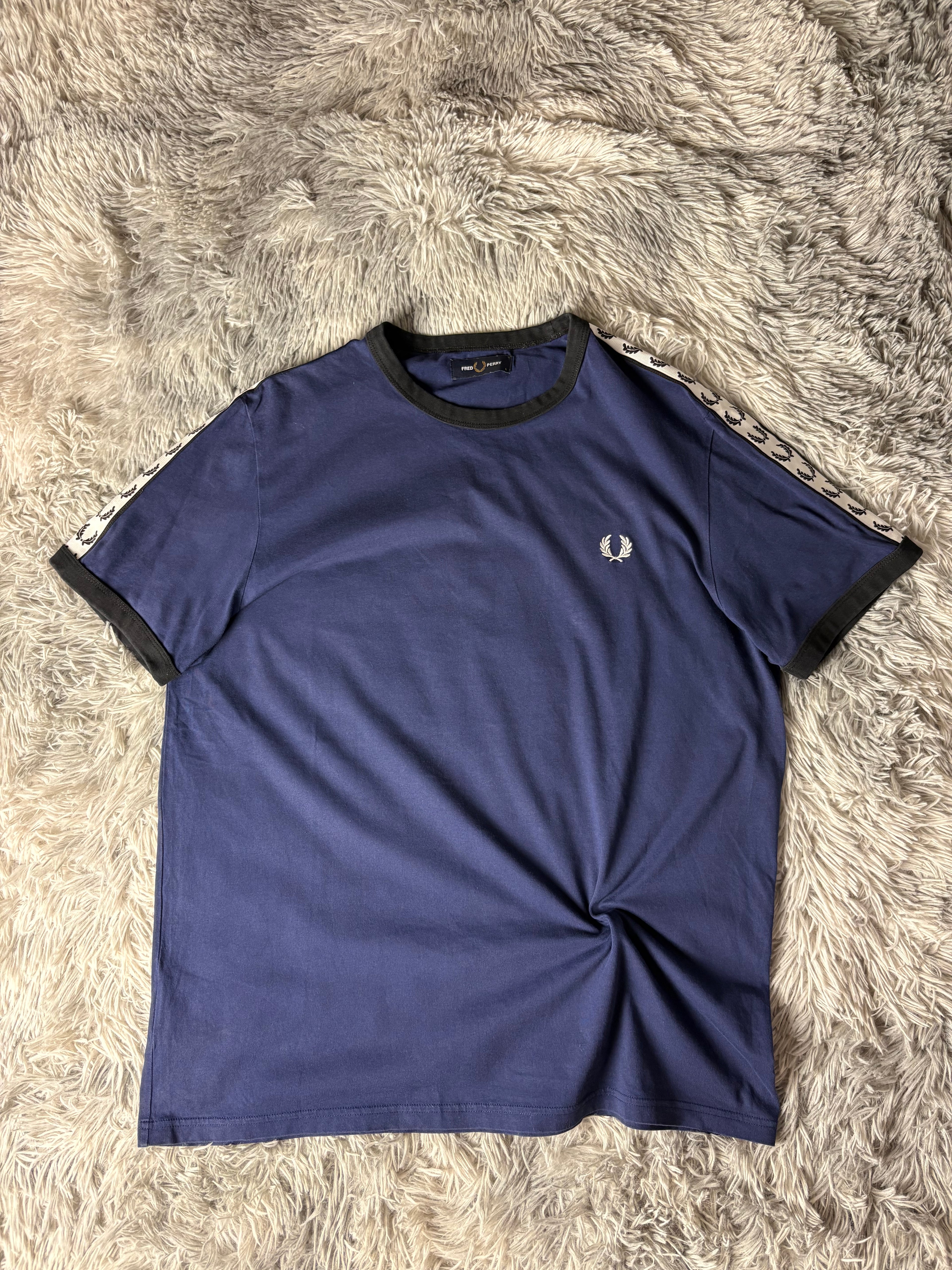 Fred Perry Tshirt(L)