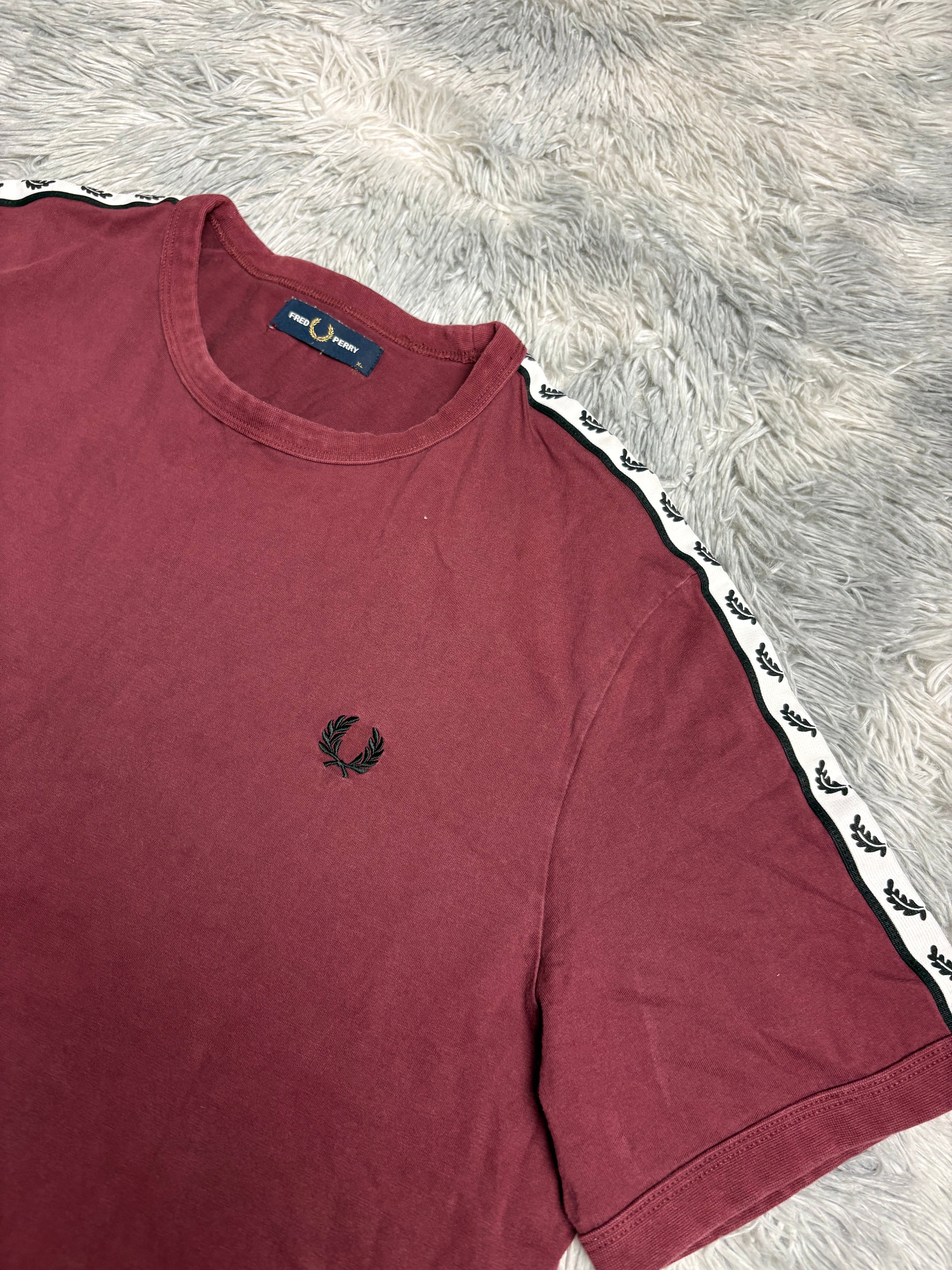 Fred Perry Tshirt(XL)