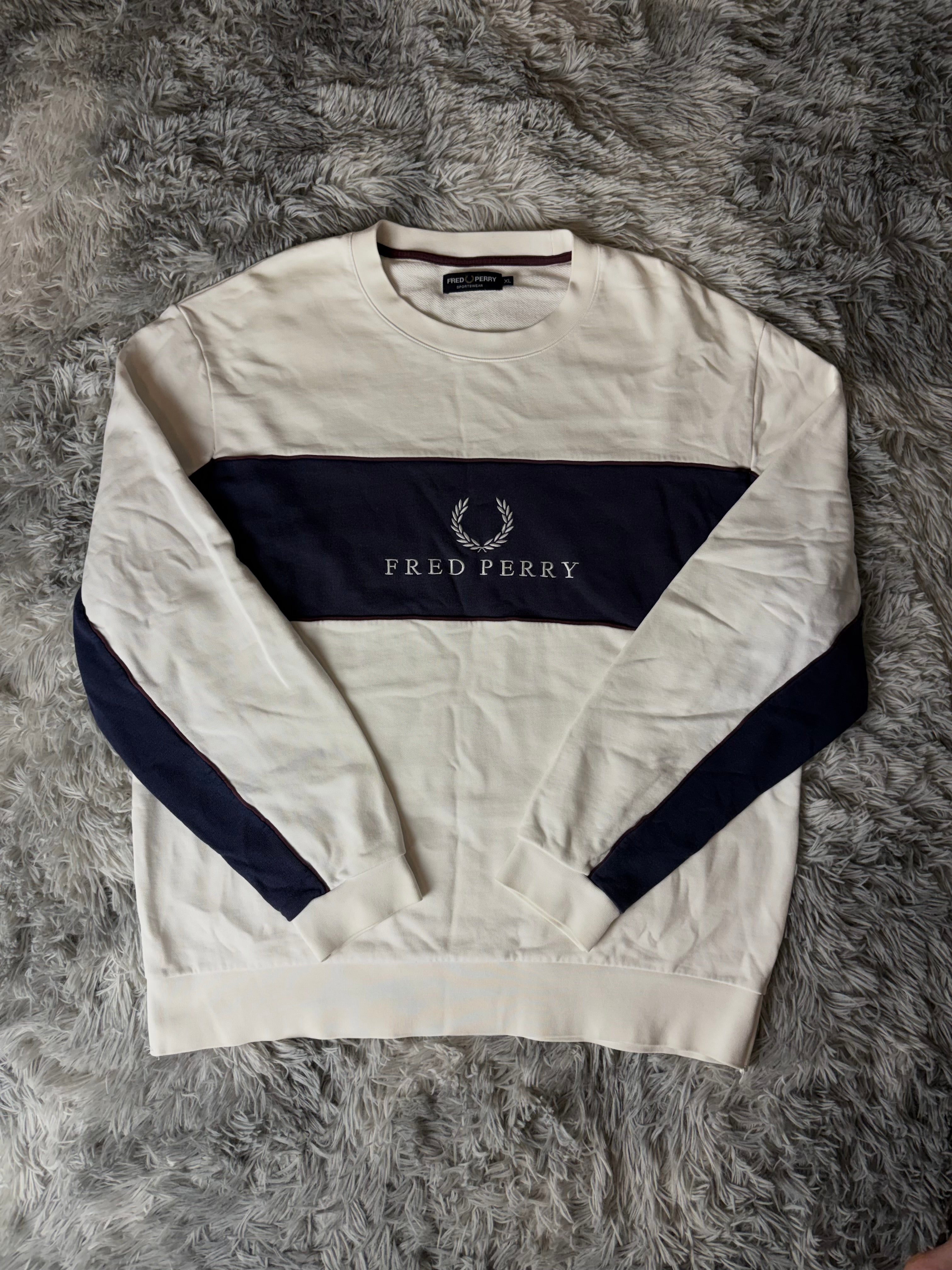 Fred Perry Sweater (XL)