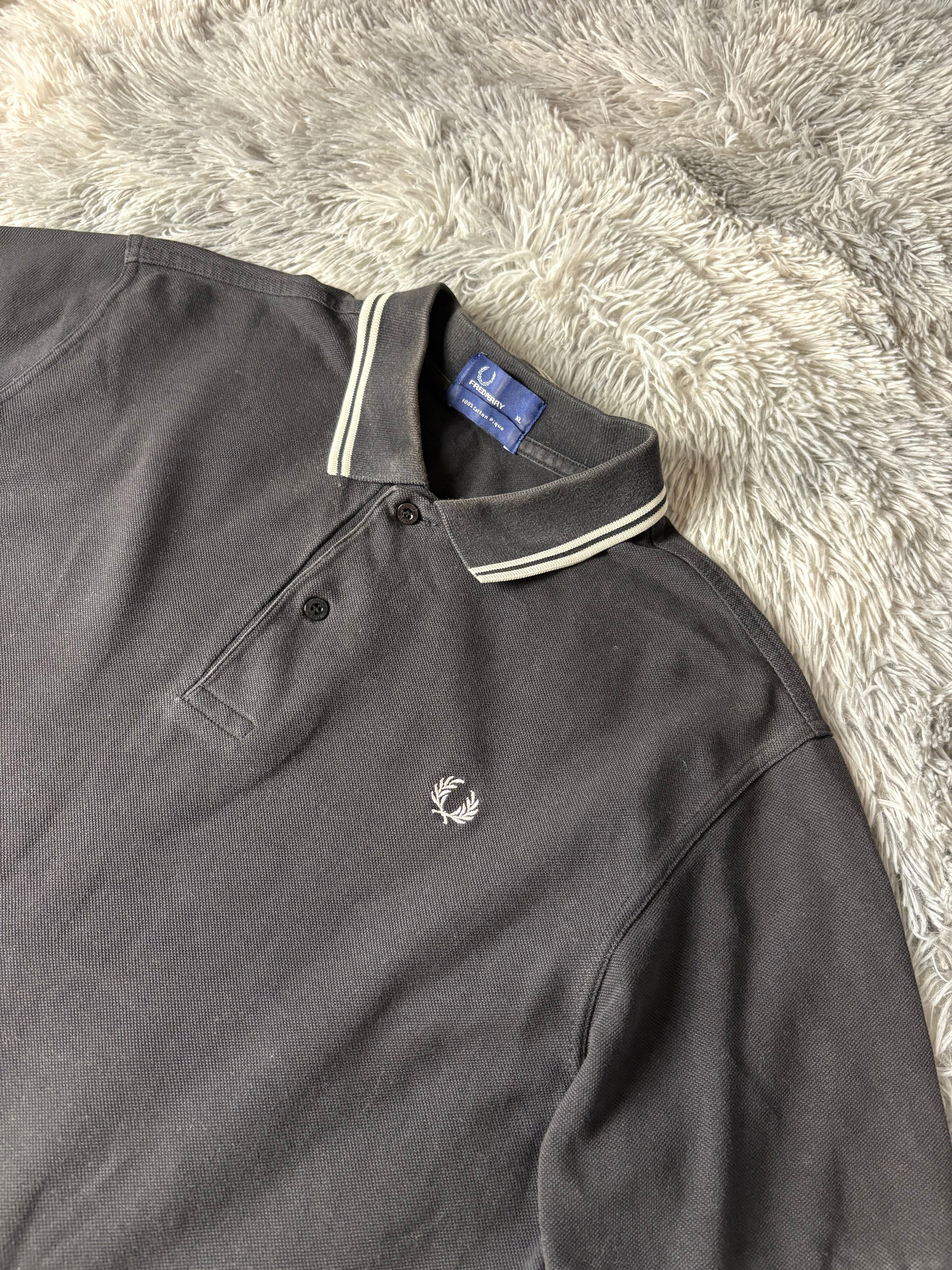 Fred Perry Tshirt(XL)