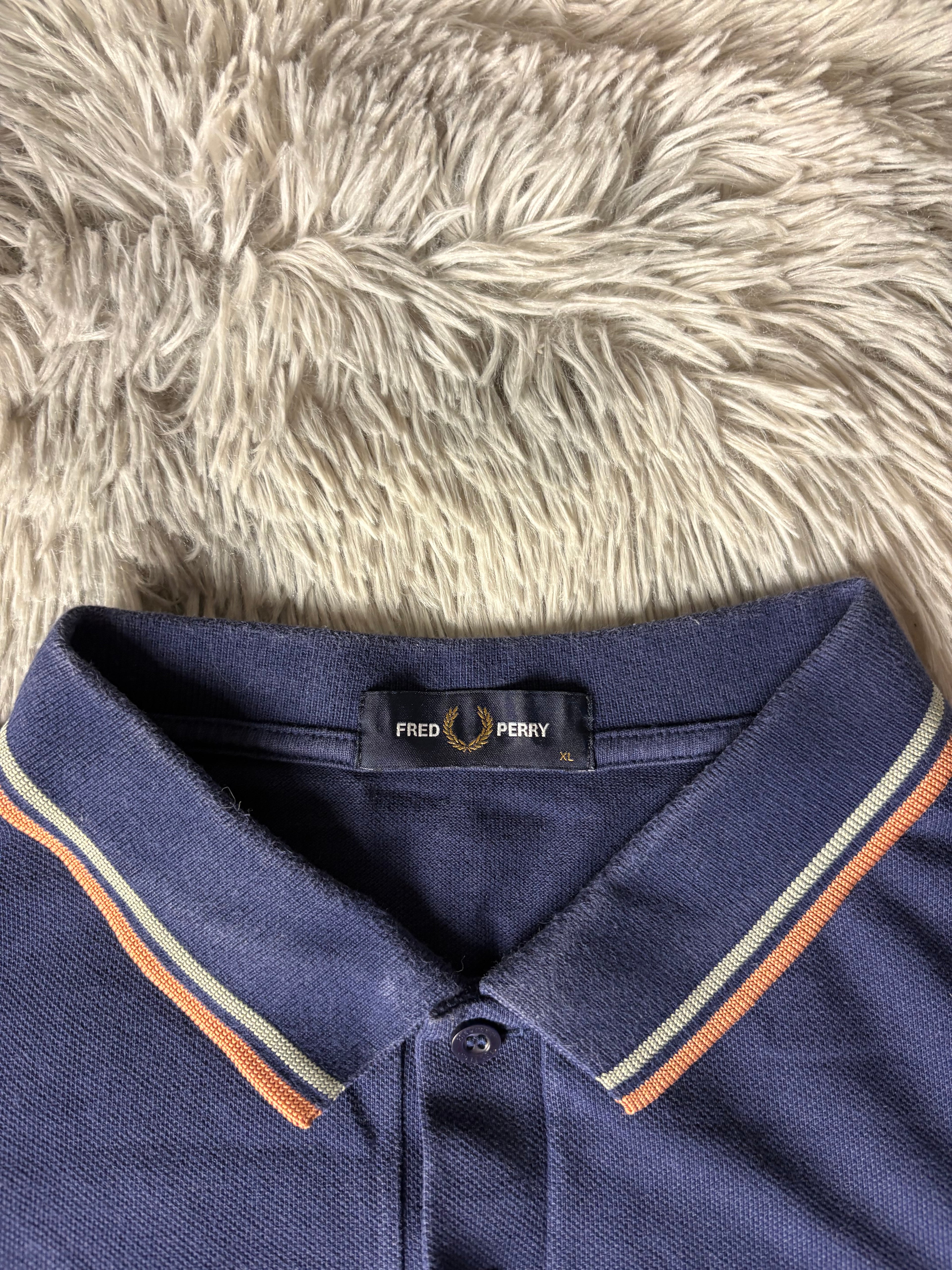 Fred Perry Tshirt(XL)