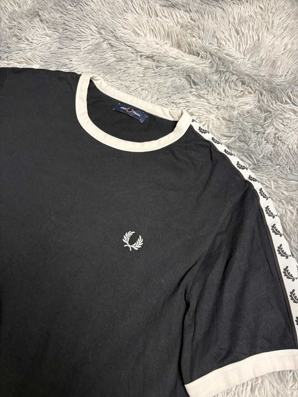 Fred Perry Tshirt(XL)