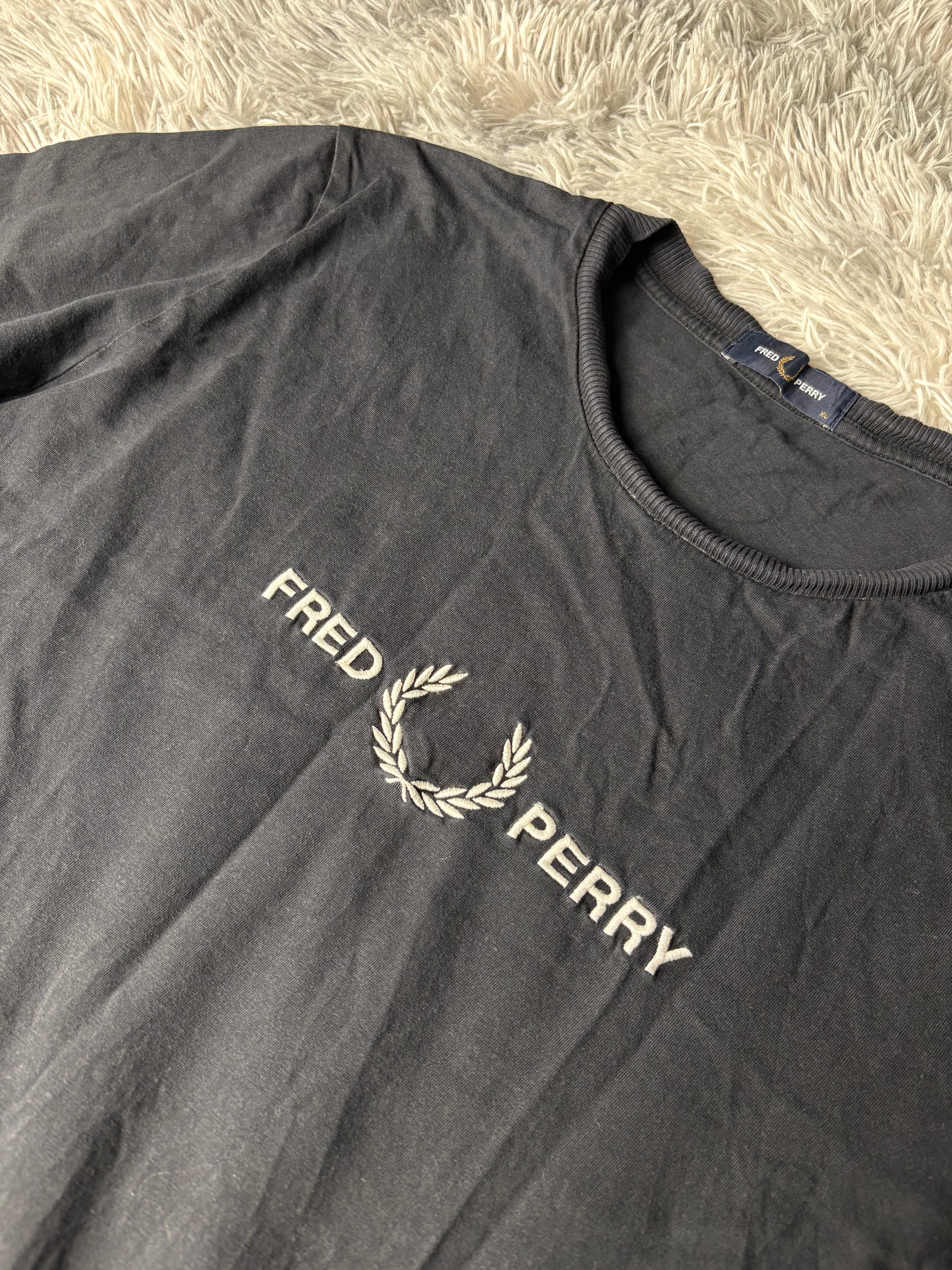 Fred Perry Tshirt(XL)